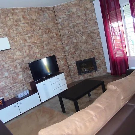 Ajoli Holiday home *